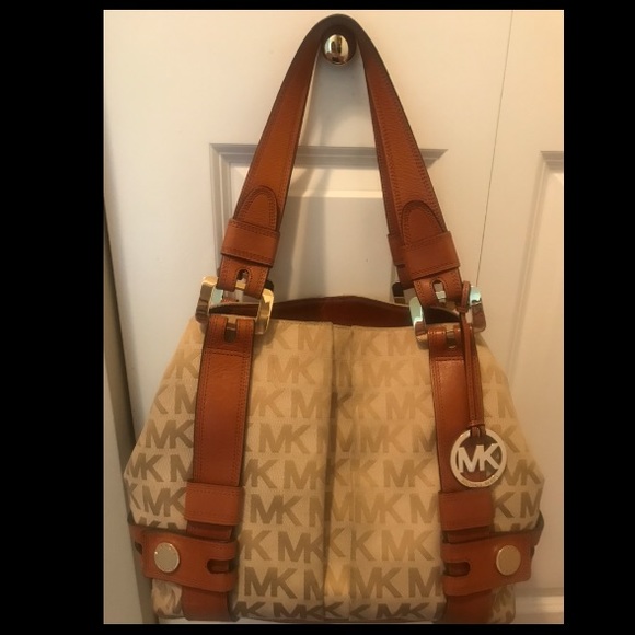 Michael Kors bag - Picture 7 of 8